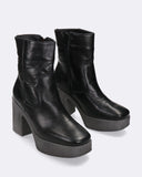 Stivaletti con tacco in pelle