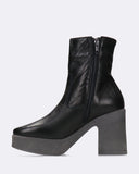 Stivaletti con tacco in pelle