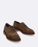 Stringate in pelle scamosciata