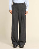 Pantaloni ampi