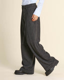 Pantaloni ampi