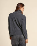 Maglia con spille in lana