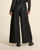 Pantaloni ampi in maglia di lana cotta