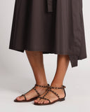 Sandali bassi in pelle con borchie