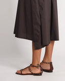 Sandali bassi in pelle con borchie