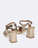 Sandali con tacco in pelle