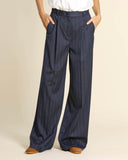 Pantaloni gessati con filo di lamè