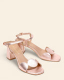 Sandali con tacco in pelle laminata