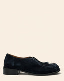 Stringate in suede con frangia