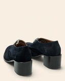 Stringate in suede