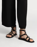 Sandali in pelle con borchie