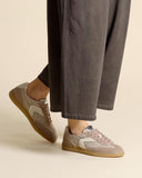 Sneakers in camoscio e tessuto