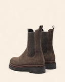 Chelsea boots in camoscio
