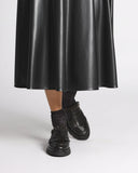 Mocassini con frangia e borchie