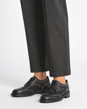 Stringate con borchie