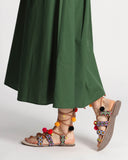 Sandali con perline e pompon