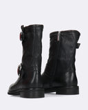 Stivaletti in pelle con fibbie